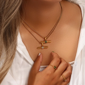 Minimalistisches 18K vergoldetes T-Bar Halsketten und Ring Set mit Mikro Zirkon Steinen