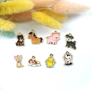 Set de 8 dijes de animales de aleación para joyería DIY con perro, cerdo, pollito y caballo