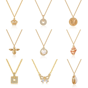 Collier Pendentif Cœur Papillon Abeille Coquille Künstliche Perle en Cuivre Plaqué Or 18K avec Zircone Bijoux Élégants Vintage Femme