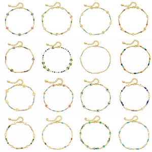 Collection de bracelets de cheville bohème dorés avec perles de cristal et breloques