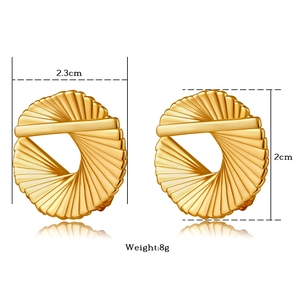 Detail view of 18K gold plated twisted earrings with pleated texture and dimensions