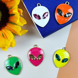 3D Metal Alien Head Pendant Enamel Drip Oil Charm With Rhinestone Eyes For DIY Necklace Earring Making Accessories