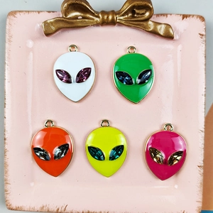 DIY colorful alloy alien pendants with rhinestone eyes for necklaces and bracelets