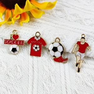 Lot de breloques émaillées sur le thème du football avec maillots pour création de bijoux