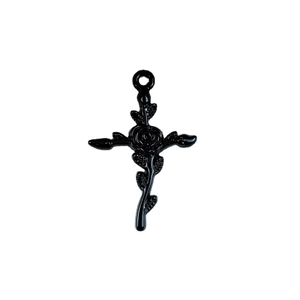 Pendentif croix noire gothique avec rose et épines pour la création de bijoux DIY