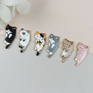 Set di sei ciondoli a forma di gatto in smalto per collane DIY e accessori per gioielli