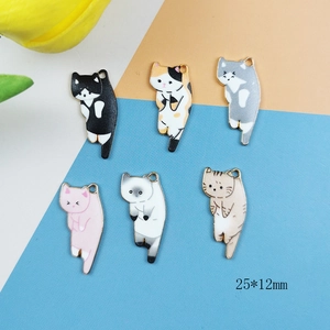 Set di sei ciondoli colorati a forma di gatto in lega per gioielli fai da te 25x12mm