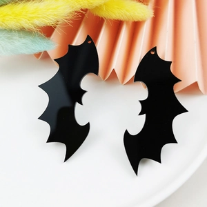 Détails des breloques ailes de chauve-souris en acrylique pour boucles Halloween DIY