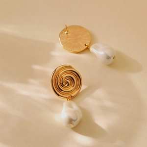 Retro 18K gold-plated vortex earrings with iridescent baroque pearls and geometric textures