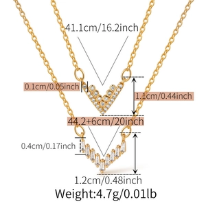 Dettagli dimensionali della collana a doppio strato a V placcata oro 18K con zirconi