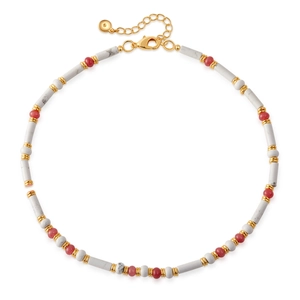 Collier bohème en turquoise blanche et perles rouges avec fermoir plaqué or 18k
