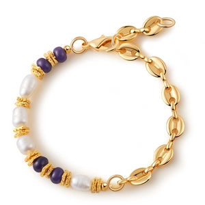 Bracciale con perle barocche, perle viola e catena dorata a maglia chicco di caffè