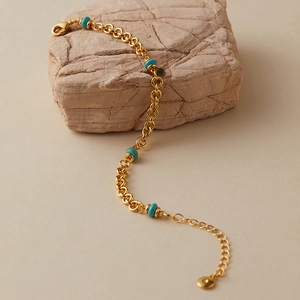 Bracciale a catena spessa placcato oro 18 carati con tre perline turchesi