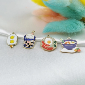 Miniatur Essen DIY Legierung Schmuck Zubehör Süß Emaille Anhänger Für Halskette Schlüsselanhänger Eiscreme Milchtee Anhänger