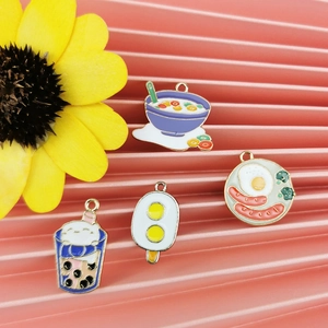 Emaille Miniatur Essen Anhänger Set mit Milchtee und Spiegeleiern für DIY Schmuck