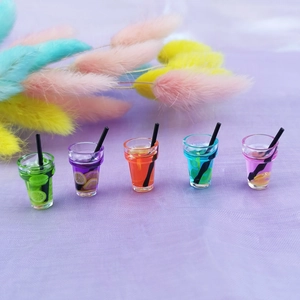 Lot de 5 gobelets à boisson miniatures en résine avec tranches de fruits pour le DIY
