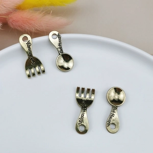 Vintage bronze alloy cutlery pendants with fork and spoon shapes for DIY jewelry making