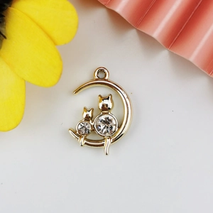 Détails de pendentifs chat et lune en alliage doré avec strass pour création de bijoux