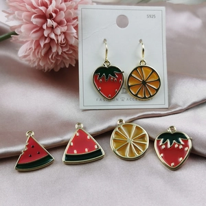 Breloques en Alliage Émail Fruit Fraise Pastèque Tranche de Citron pour la Fabrication de Bijoux Accessoires DIY pour Boucles d'Oreilles Collier Bracelet