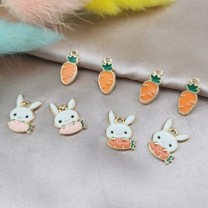 Breloques en Alliage Émaillé Lapin Carotte Pendentifs Animaux Légumes Mignons pour Fabrication de Bijoux DIY Boucles d'Oreilles Colliers Accessoires