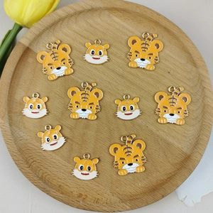 Set de 10 Pendentifs Tigre en Émail, Breloques en Alliage pour Création de Bijoux DIY Colorés