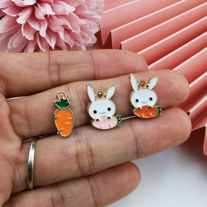Charmants pendentifs lapin blanc et carotte en alliage doré pour bijoux DIY et coiffures