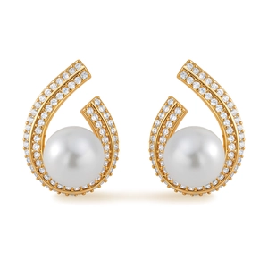 Elegantes pendientes chapados en oro de 18K con perla blanca y detalles de circón