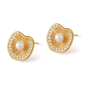 Boucles d'oreilles vintage en or avec perle centrale et halo de diamants brillants