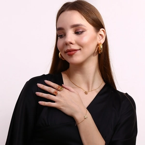 18K gold plated stainless steel jewelry set with flower pendant necklace and earrings