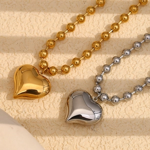 Collier avec pendentif cœur en acier inoxydable plaqué or 18 carats et argent avec chaîne à billes