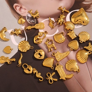 Détails de divers pendentifs DIY dorés à l'or 18 carats avec ours et guitares