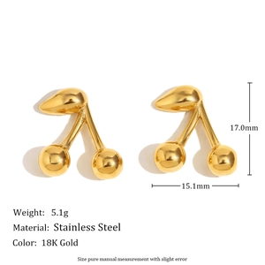 Dettaglio degli orecchini a ciliegia placcati oro 18K con misure dimensionali