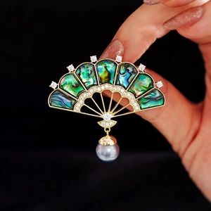 Broche Éventail en Alliage Doré Nouveau Style Chinois Avec Incrustation d'Abalone et Künstliche Perle Épingle Vintage Élégante Femme