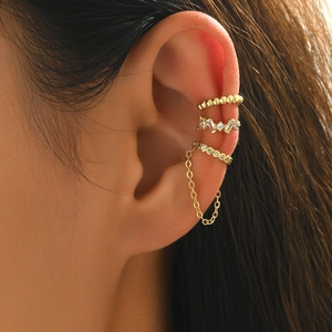 Set de boucles d'oreilles à chaîne dorée avec zircons pour cartilage non percé
