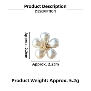 Detailed size view of the 2.2cm pearl flower brooch showing weight and dimensions