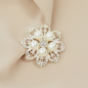 Elegant Alloy Flower Brooch With Imitation Artificial Pearl Rhinestone Embellishment Vintage Style Wedding Party Accessory For Women