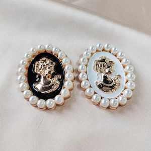 Vintage Victoria Cameo Brooch Pin Alloy Palace Style Beauty Portrait With Faux Artificial Pearl Rhinestone For Women Jewelry Accessories