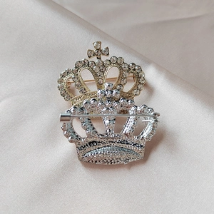 Broche couronne royale en or et argent avec strass étincelants pour couples élégants