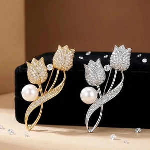 Elegant Tulip Flower Artificial Pearl Brooch Alloy Rhinestone Inlaid Pin For Women Suit Coat Anti-exposure Jewelry Accessories