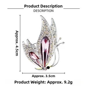 Vue détaillée de la broche papillon en strass avec dimensions 4.5cm et poids 9.2g
