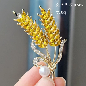 Broche épi de blé doré avec cristaux jaunes et perle blanche, taille 2,9 par 5,8cm