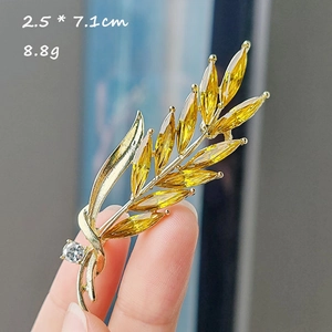 Élégante broche d'épi de blé en cristal avec pierres marquises jaunes sur or