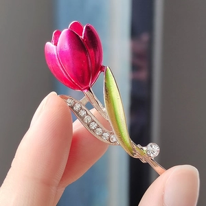 Elegant Alloy Enamel Tulip Flower Brooch With Rhinestones Rose Red Green Gold Botanical Floral Brooch For Women Suit Jewelry