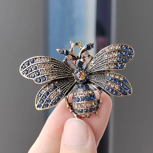 Vintage Alloy Rhinestone Bee Brooch For Women Men Retro Insect Animal Corsage Pins Fashion Jewelry Accessory Gift