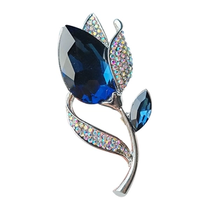 Lussuosa spilla a tulipano con cristallo a goccia blu scuro e strass AB colorati