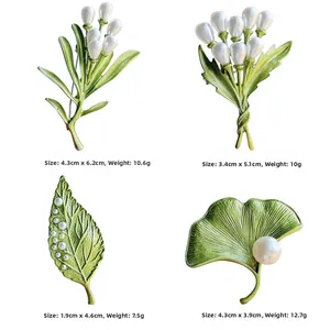Detailed size and weight specs for green leaf and pearl brooches in a four-grid layout