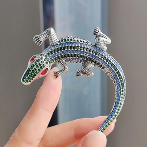 Vintage Alloy Rhinestone Crocodile Brooch Pin Elegant Animal Shaped Breastpin For Women Men Banquet Party Jewelry Accessories