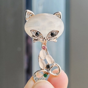 Cute Fox Shape Brooch Alloy Artificial Opal Stone Rhinestone Inlaid Animal Lapel Pin For Women Girls Sweet Jewelry Gift