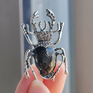Vintage Beetle Insect Brooch Alloy Rhinestone Enamel Pin For Women Fashion Jewelry Animal Corsage Breastpin Gift