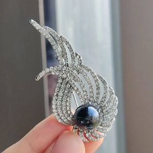 Spilla Vintage in Lega a Forma di Ali d'Angelo e Piuma per Donna Elegante Strass e Perla Artificial Finta per Matrimonio Banchetto